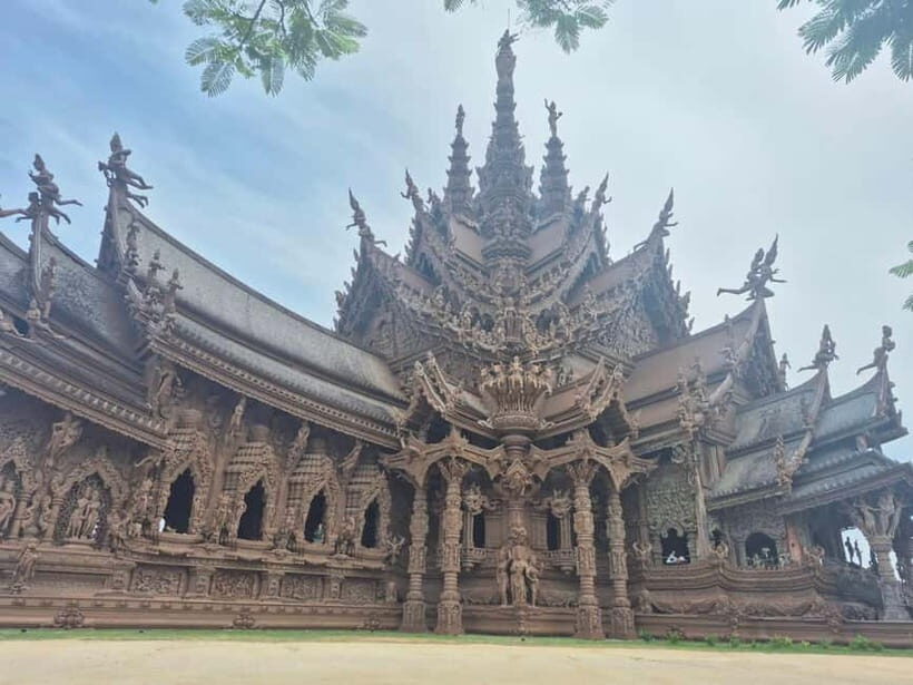 Bangkok: Pattaya Truth Sanctuary Guided Tour & Coral Island - Coral Island free time: swimming, snorkeling, and your choice of beach pace