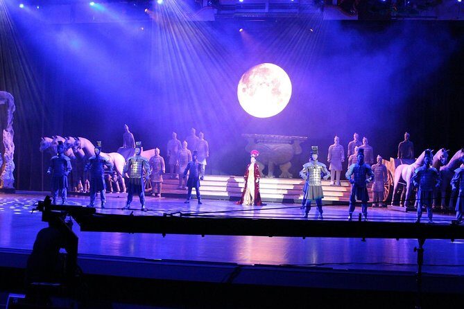 Colosseum Cabaret Show in Pattaya Entry Ticket - Entering the Colosseum: Theatre Size, Pre-Show Energy