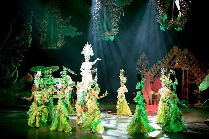 Colosseum Cabaret Show Skip-the-Line Ticket – Pattaya - A Pre-Show Drink and the Photo Moment After the Curtain