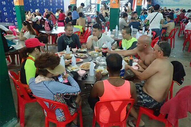 Coral Island speed boa-Parasailing and others activities choice - Lunch at a local Thai restaurant: the underrated part