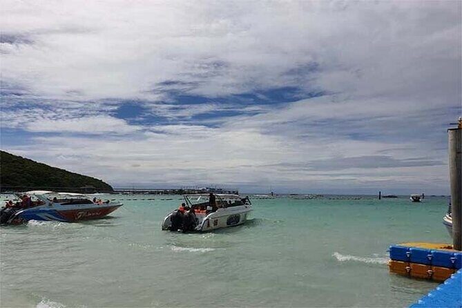 Coral Island speed boa-Parasailing and others activities choice - Group size, guide style, and why it feels personal