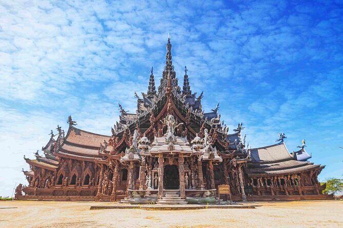 Discovery Pattaya Tour with Famous Attraction and Lunch - Pattaya Floating Market: lunch plus a real slice of daily life