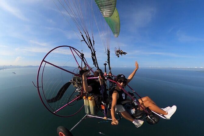 Paramotor Flying Experience in Pattaya by TSA Thailand - Why a tandem paramotor flight over Pattaya feels so special