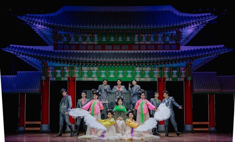 Pattaya: Alcazar Cabaret Show Admission Ticket - Snacks, photos, and small upgrades that matter
