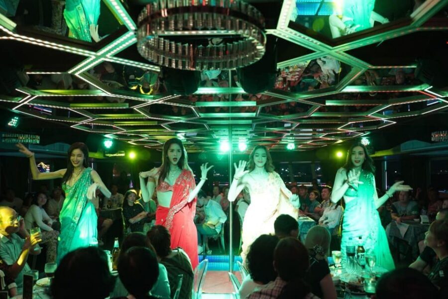 Pattaya: All Star Dinner Cruise, Cabaret Show & Beer Buffet - Buffet Dinner: Seafood and Indian Choices (Plus the Realistic Limits)