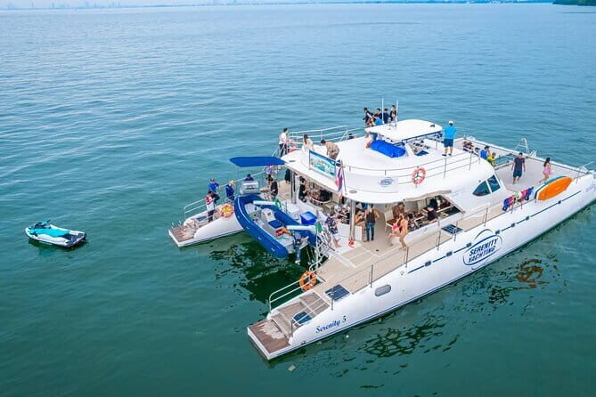 Pattaya Coral Island Snorkeling Banana Boat Parasailing Jet SKi - Lunch in Pattaya: Halal Buffet Food and a Simple Reset