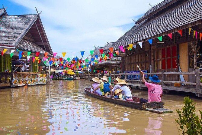 Pattaya Floating Market with Return Transfer - Souvenirs, Thai Snacks, and BBQ Crocodile on the Water