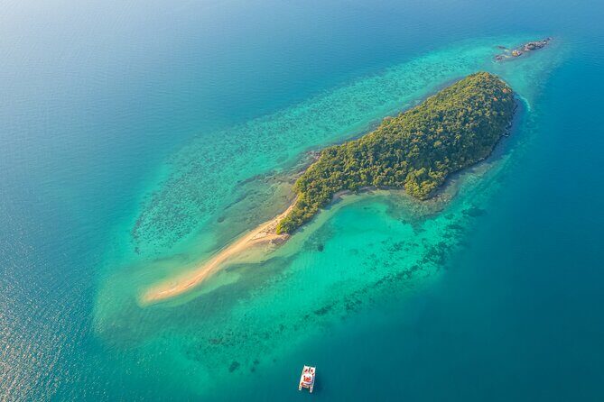 Pattaya Full-Day SUNSET Yacht exclusive Island(Buffet,Snorkeling) - Onboard comfort, crew help, and safety in a real-world setting