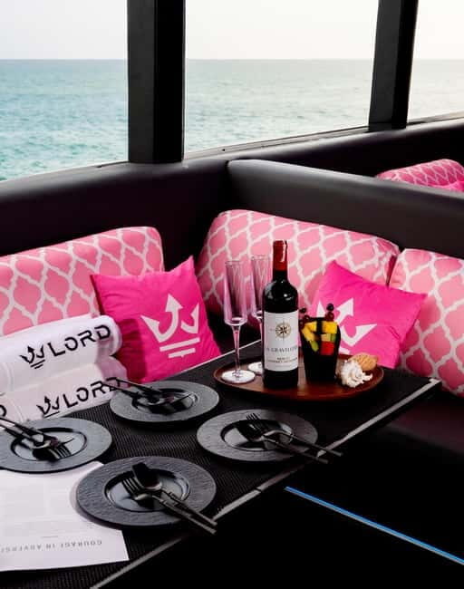 Pattaya: Koh Larn Pirate Cruise with Transfer & Activities - Food and drinks: the included lunch and afternoon tea win the day