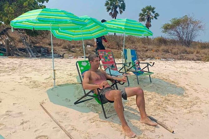Pattaya: Private Speedboat 2-4 Islands Hopping with Lunch - Stop 4: Ko Phai island group for pristine sand time before you head back
